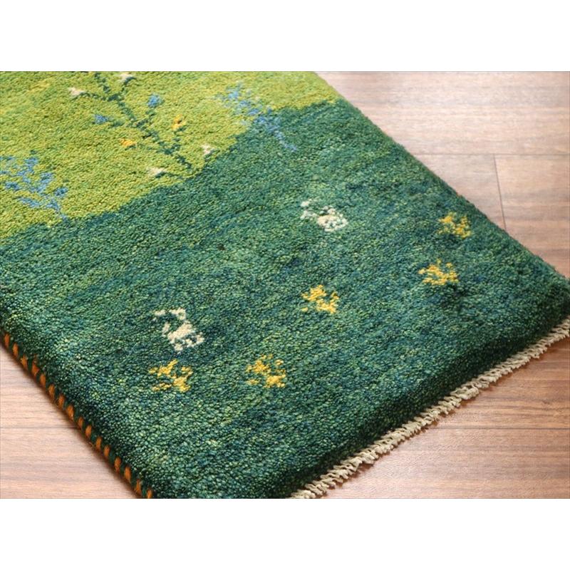 ギャッベ ミニギャベ イラン手織り 57×39cm グリーン 丘の上に動物と生命の樹 |  | 03