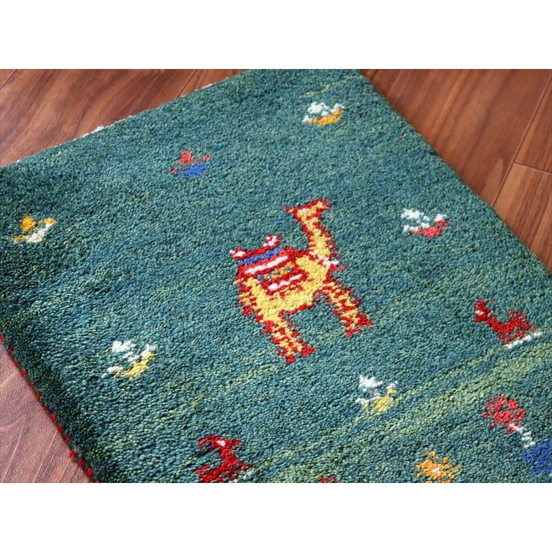ギャッベ ミニギャベ イラン手織り 55×40cm グリーン ラクダと動物と生命の樹 |  | 02