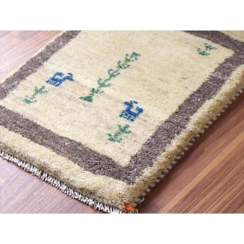 ギャッベ ミニギャベ イラン手織り 57×41cm ナチュラルアイボリー 生命の樹と動物 |  | 03