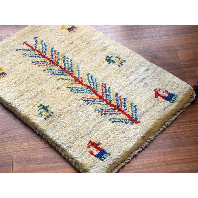 ギャッベ ミニギャベ イラン手織り 56×39cm ナチュラルアイボリー 連なる生命の樹と動物 |  | 03