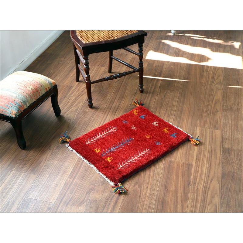 ギャッベ ミニギャベ イラン手織り 57×43cm レッド 連なる生命の樹と動物 |  | 01