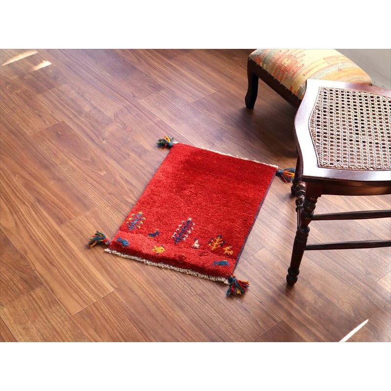 ギャッベ ミニギャベ イラン手織り 56×40cm レッド 生命の樹と動物と魚 |  | 01