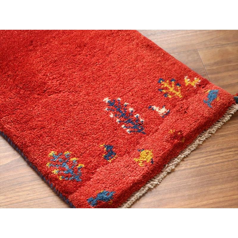 ギャッベ ミニギャベ イラン手織り 56×40cm レッド 生命の樹と動物と魚 |  | 02