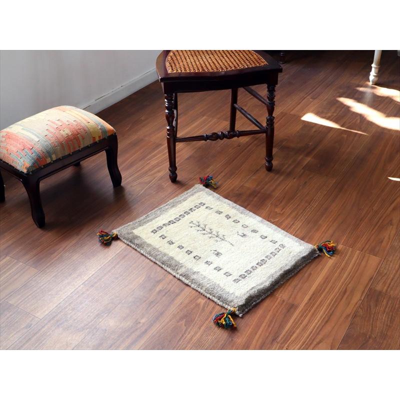 ギャッベ ミニギャベ イラン手織り 56×42cm ナチュラルアイボリー 生命の樹と動物 |  | 01