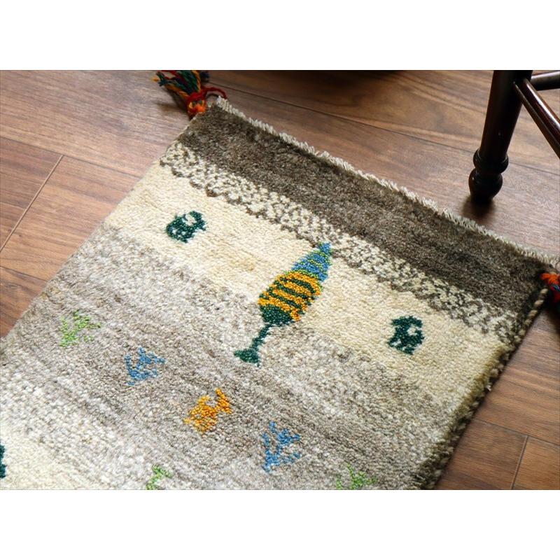 ギャッベ ミニギャベ イラン手織り 57×42cm ナチュラルアイボリー 糸杉と動物 |  | 02