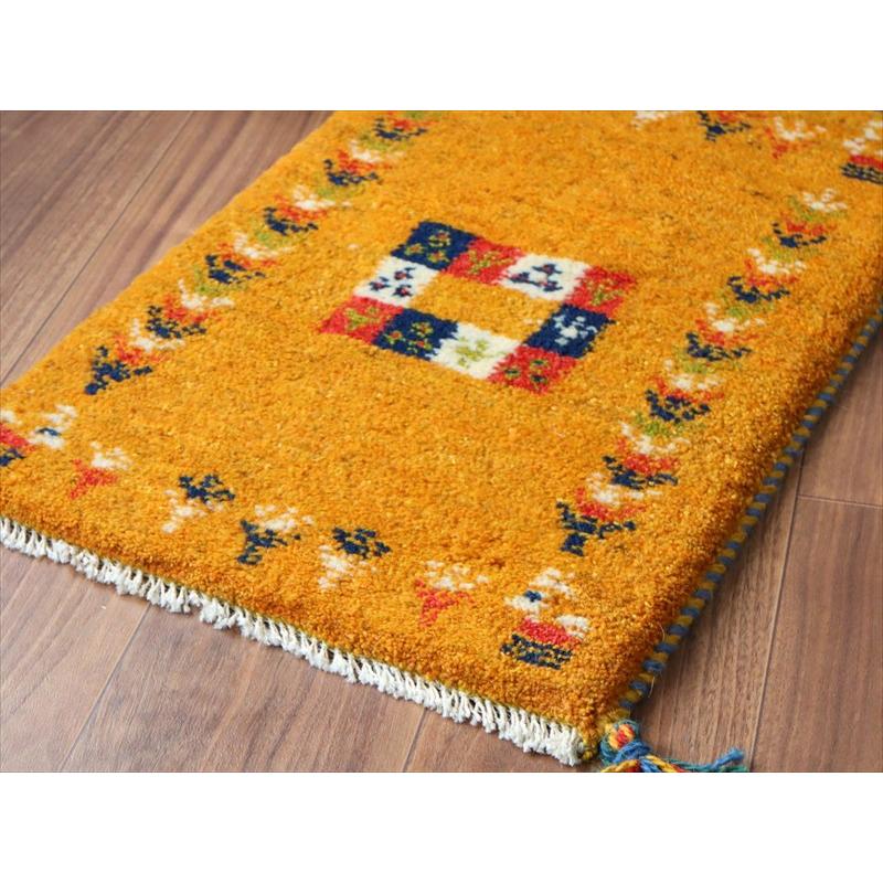 ギャッベ ミニギャベ イラン手織り 59×41cm イエローオレンジ 連なる生命の樹と動物 |  | 03