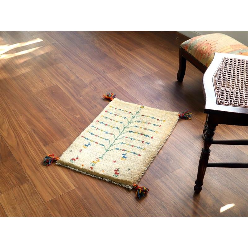 ギャッベ ミニギャベ イラン手織り 57×41cm ナチュラルアイボリー カラフルな生命の樹と動物 |  | 01