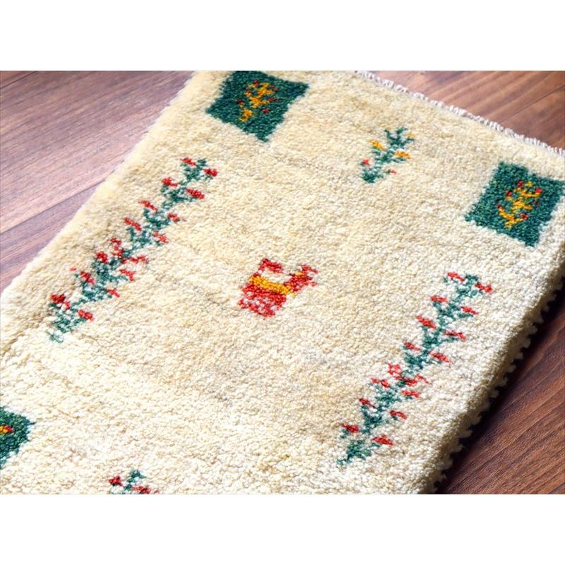 ギャッベ ミニギャベ イラン手織り 55×39cm ナチュラルアイボリー 連なる生命の樹と動物 |  | 02