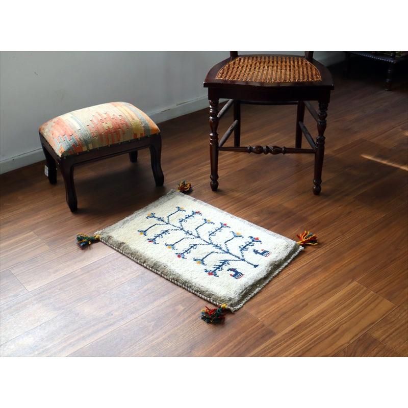 ギャッベ ミニギャベ イラン手織り 57×40cm ナチュラルアイボリー 生命の樹と動物 |  | 01