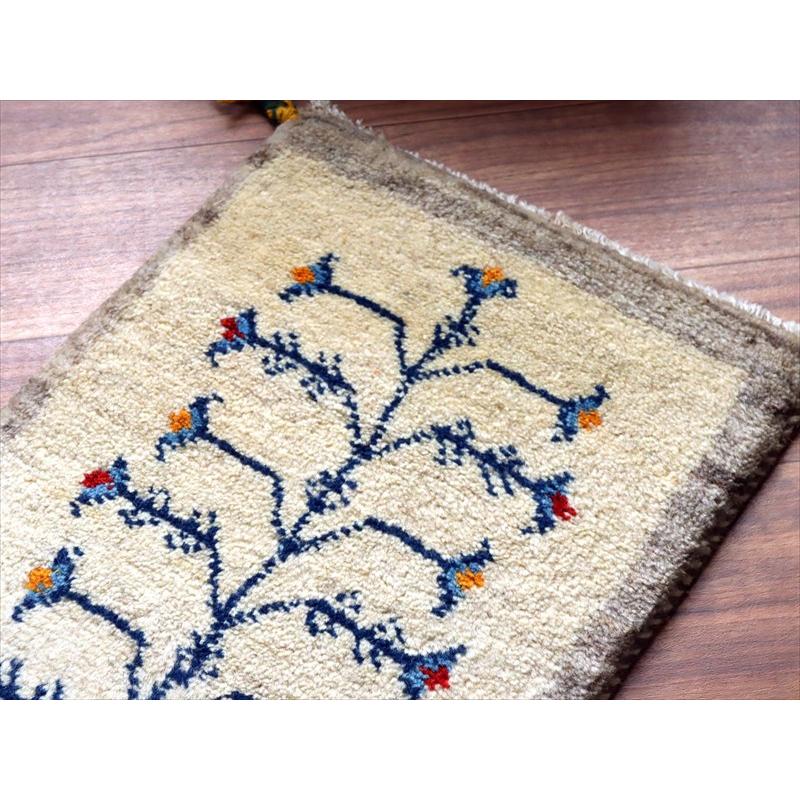 ギャッベ ミニギャベ イラン手織り 57×40cm ナチュラルアイボリー 生命の樹と動物 |  | 02