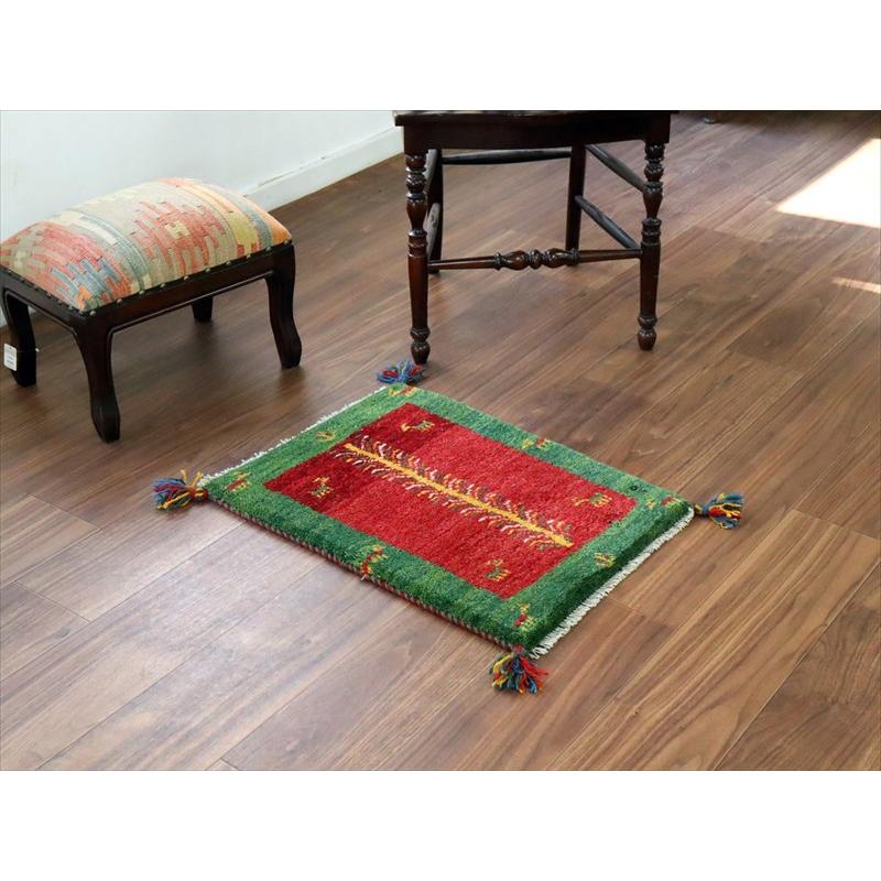 ギャッベ ミニギャベ イラン手織り 57×43cm レッド＆グリーン 連なる生命の樹と動物 |  | 01