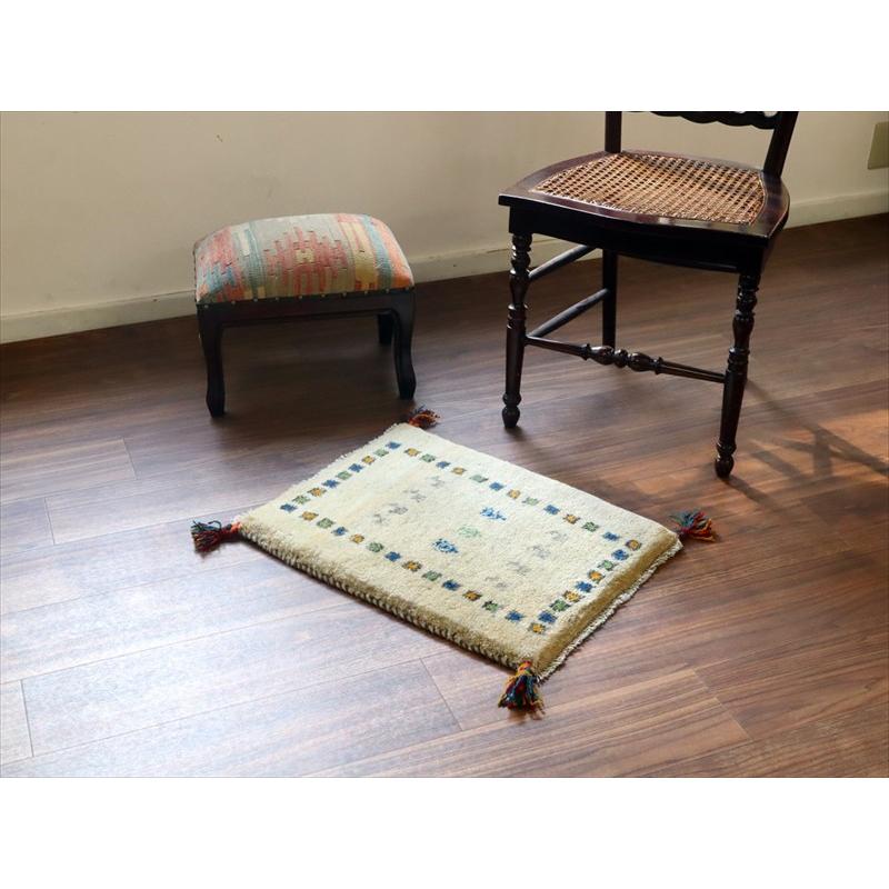 ギャッベ ミニギャベ イラン手織り 57×43cm ナチュラルアイボリー 動物と生命の樹 |  | 01