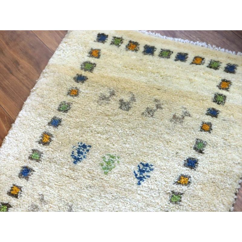 ギャッベ ミニギャベ イラン手織り 57×43cm ナチュラルアイボリー 動物と生命の樹 |  | 02