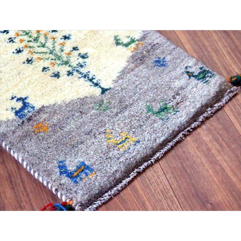 ギャッベ ミニギャベ イラン手織り 54×38cm ナチュラルアイボリー 生命の樹と動物 |  | 03