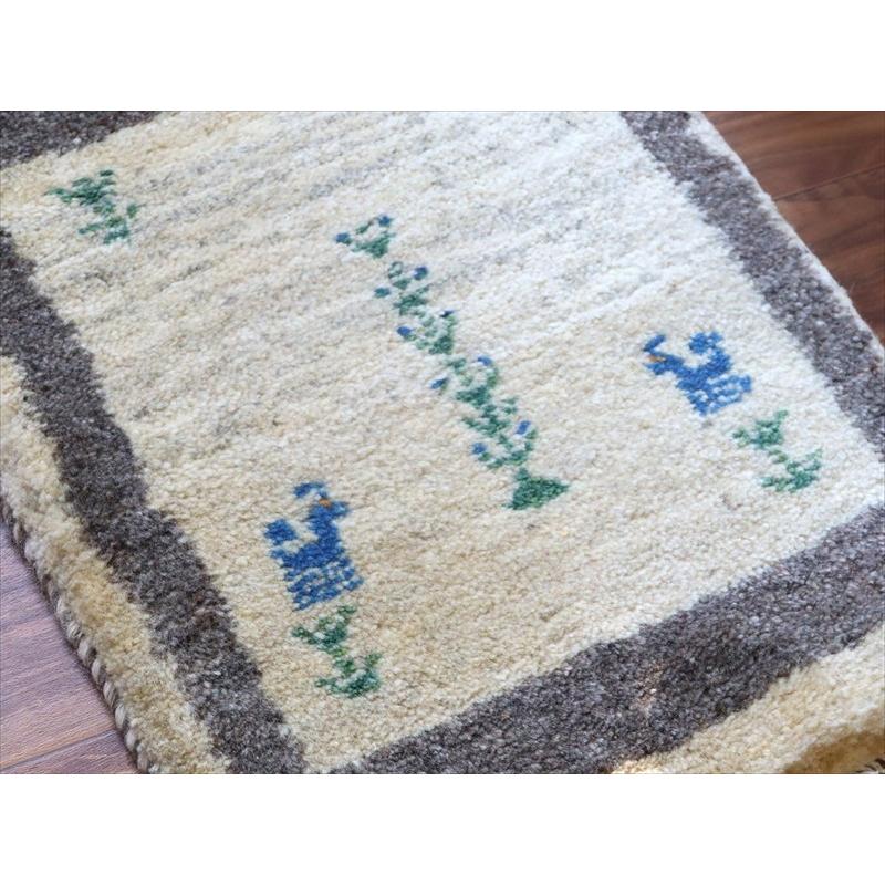 ギャッベ ミニギャベ イラン手織り 55×40cm ナチュラルアイボリー 生命の樹と動物 |  | 02