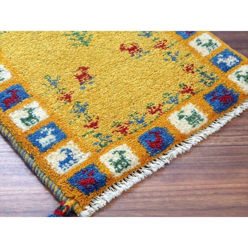 ギャッベ ミニギャベ イラン手織り 58×43cm イエローオレンジ 動物と生命の樹 |  | 03
