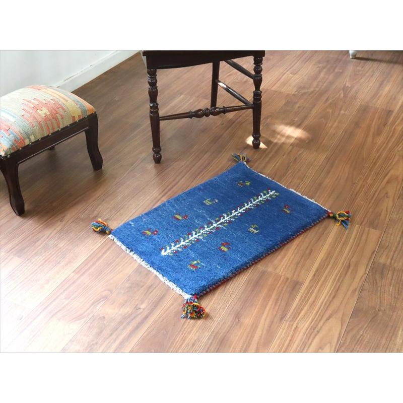 ギャッベ ミニギャベ イラン手織り 60×41cm ブルー 連なる生命の樹と動物 |  | 01