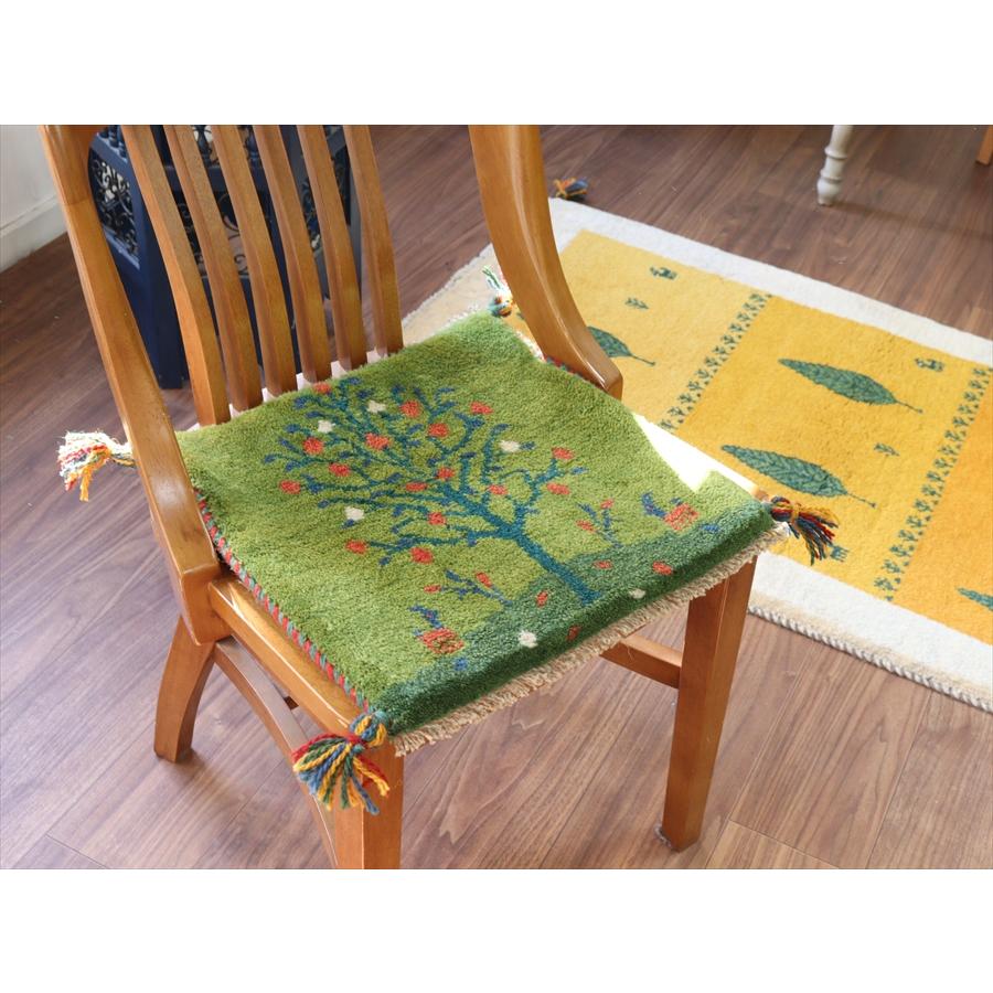 ギャッベ イラン産手織り 座布団サイズ 40x41cm グリーン　ザクロの実をつけた生命の木 |  | 01