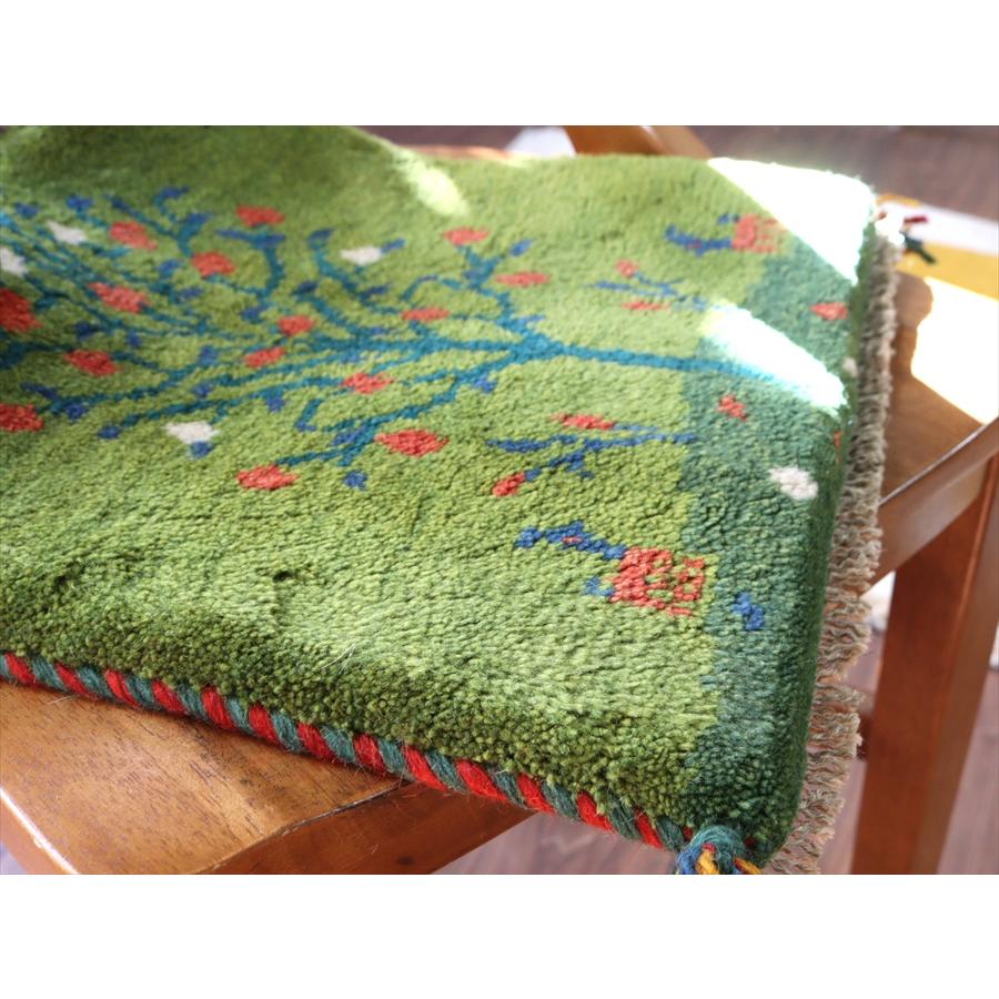 ギャッベ イラン産手織り 座布団サイズ 40x41cm グリーン　ザクロの実をつけた生命の木 |  | 02