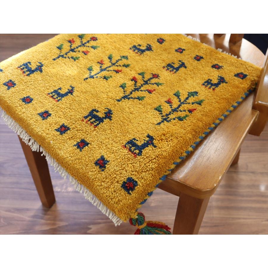 ギャッベ イラン産手織り 座布団サイズ 40x39cm イエローオレンジ　草花と動物 |  | 02