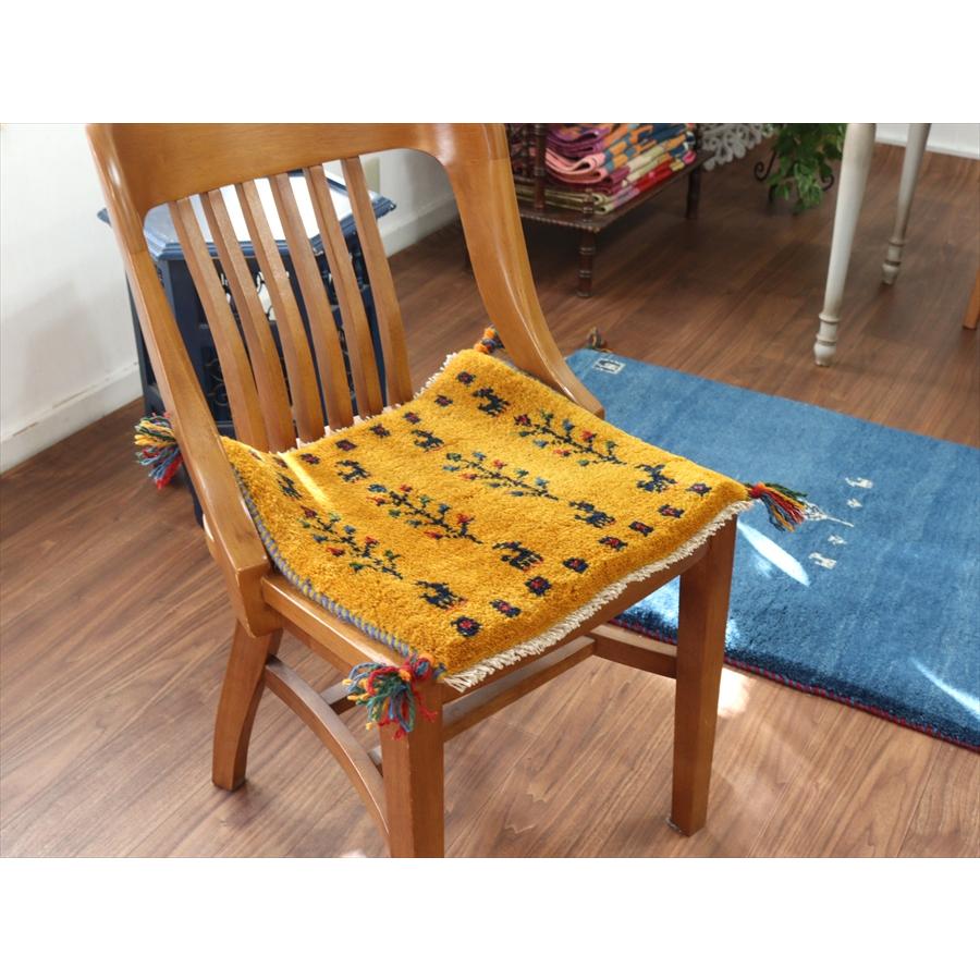 ギャッベ イラン産手織り 座布団サイズ 40x42cm イエローオレンジ　草花と動物 |  | 01