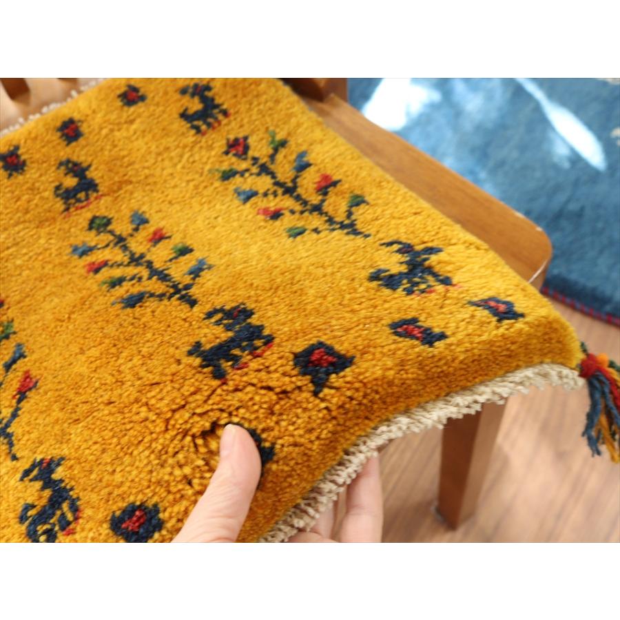 ギャッベ イラン産手織り 座布団サイズ 40x42cm イエローオレンジ　草花と動物 |  | 02