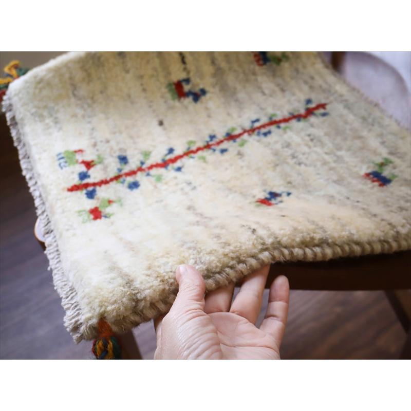 ギャッベ イラン産手織り 座布団サイズ 38x44cm ナチュラルアイボリー　シンプル　生命の木 |  | 02