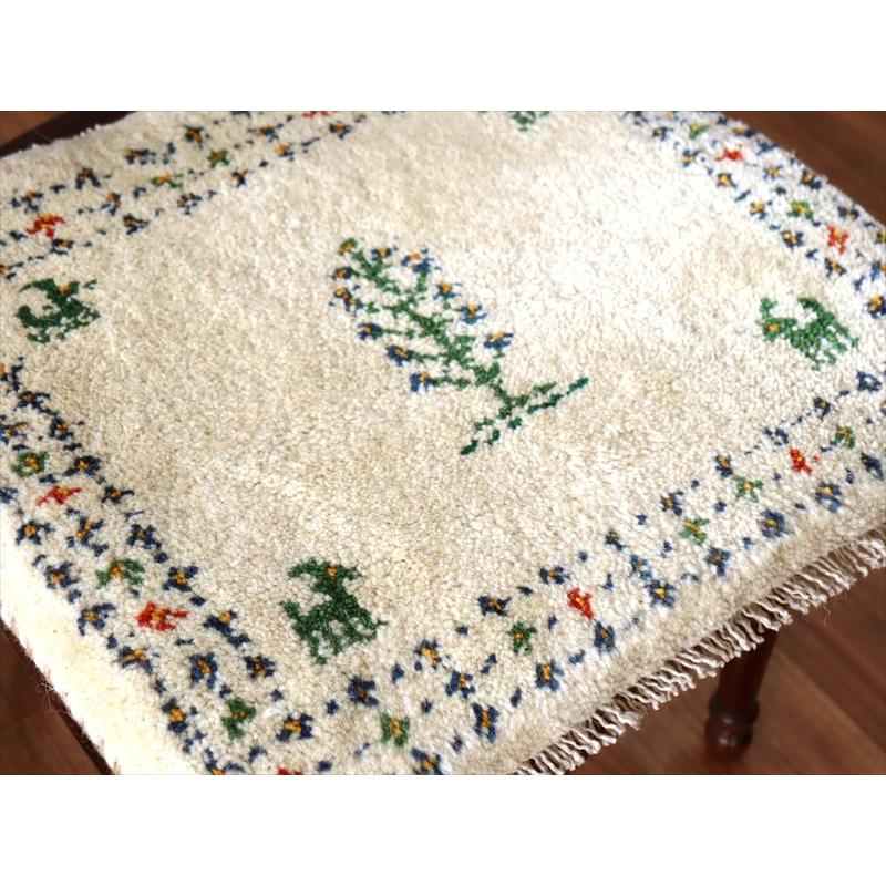 ギャッベ イラン産手織り 座布団サイズ 41×46cm ナチュラルアイボリー 生命の樹と動物 |  | 02