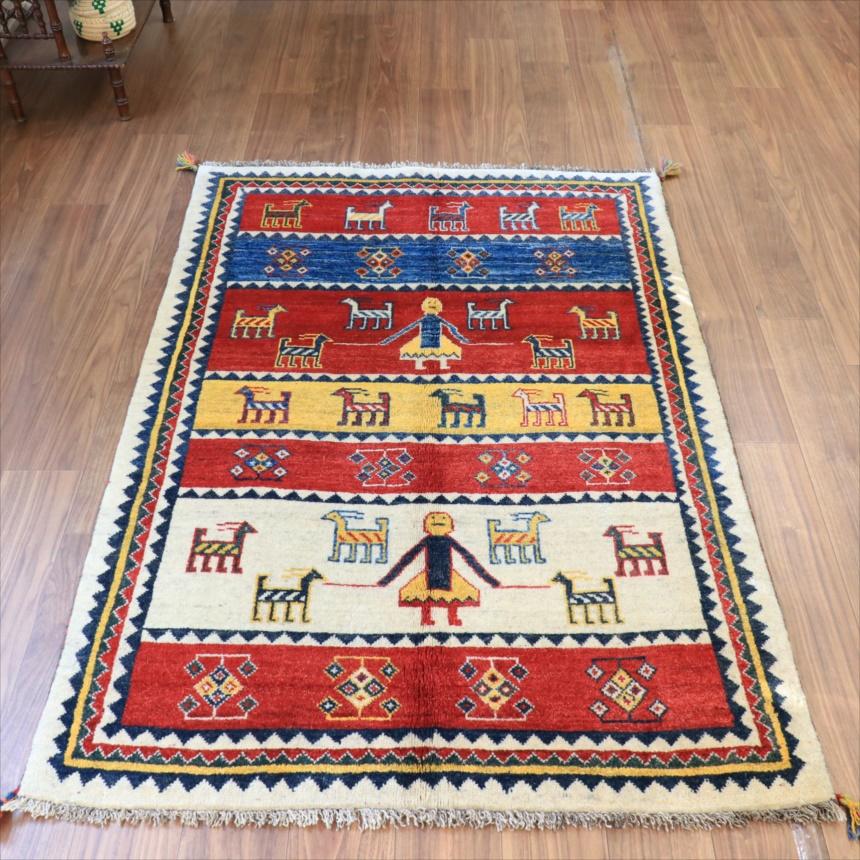 ギャッベ アマレバフ イラン カシュカイ族 174x120cm スカートをはいた女の子と動物たち | 