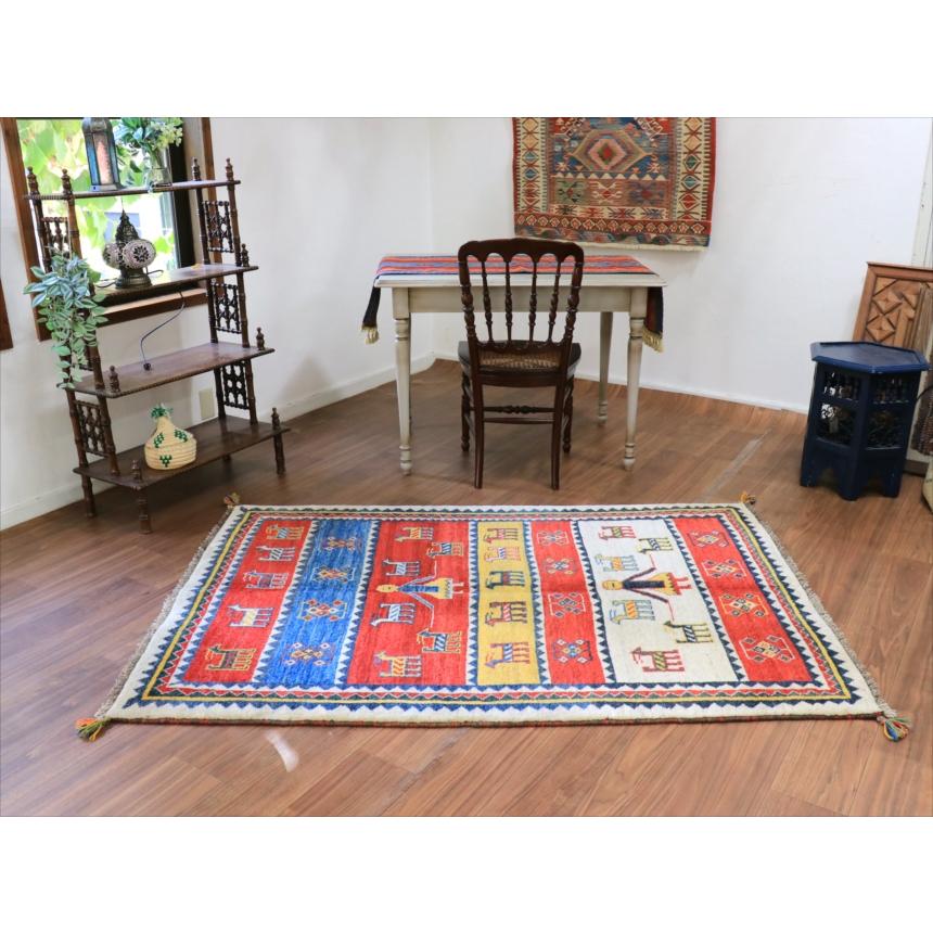 ギャッベ アマレバフ イラン カシュカイ族 174x120cm スカートをはいた女の子と動物たち |  | 02