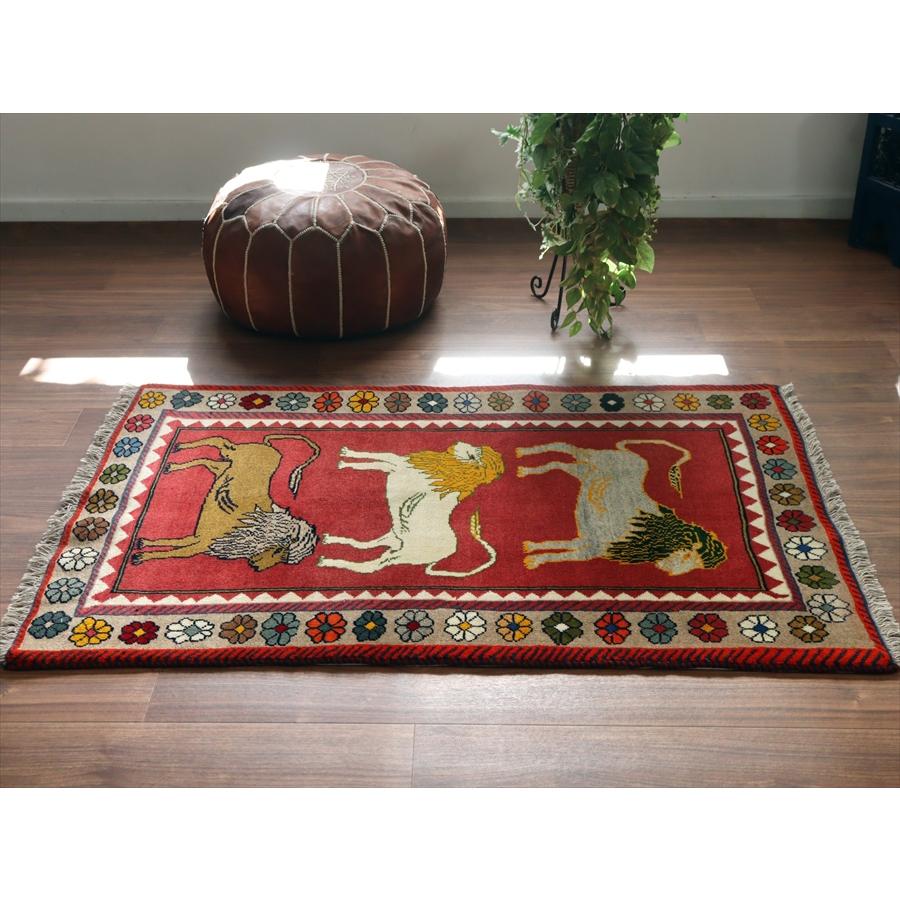 ライオンラグ 手織りギャッベ 137x88cm ３頭のライオンと小花 |  | 01