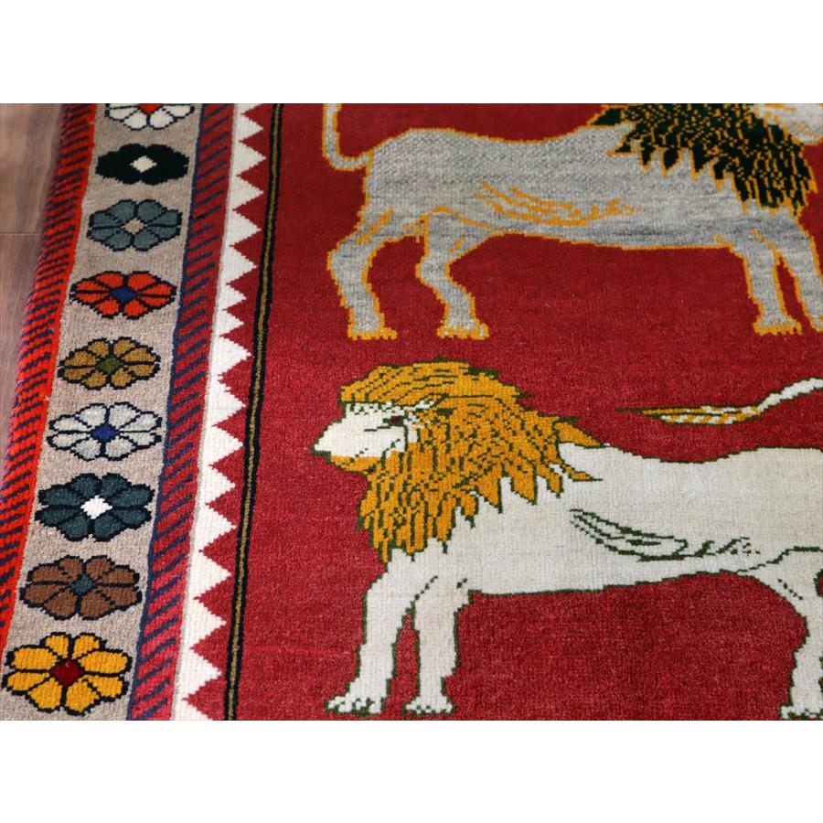 ライオンラグ 手織りギャッベ 137x88cm ３頭のライオンと小花 |  | 03