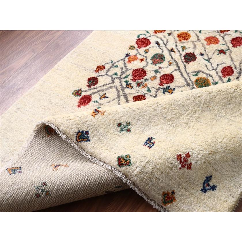 ギャッベ Gabbeh ナチュラルアイボリー 195×155cm イラン産 ザクロの樹と鳥と動物 |  | 12