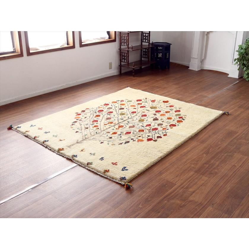 ギャッベ Gabbeh ナチュラルアイボリー 195×155cm イラン産 ザクロの樹と鳥と動物 |  | 01