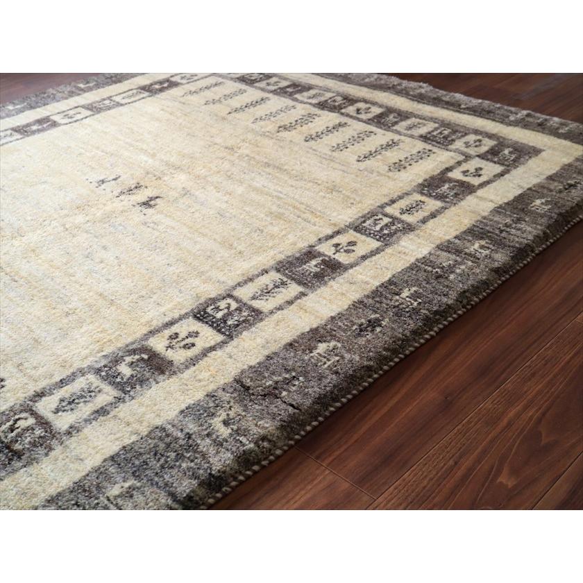 ギャッベ Gabbeh ナチュラルアイボリー 197×160cm イラン産 生命の樹と動物 |  | 07