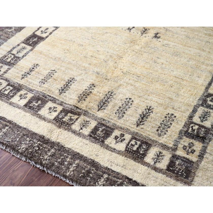 ギャッベ Gabbeh ナチュラルアイボリー 197×160cm イラン産 生命の樹と動物 |  | 08