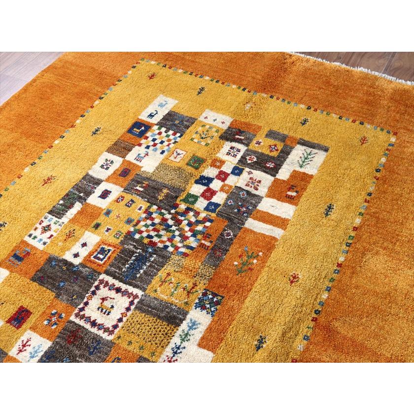 ギャッベ Gabbeh イエローオレンジ 193×150cm イラン産 カラフルタイルに動物と生命の樹 |  | 02