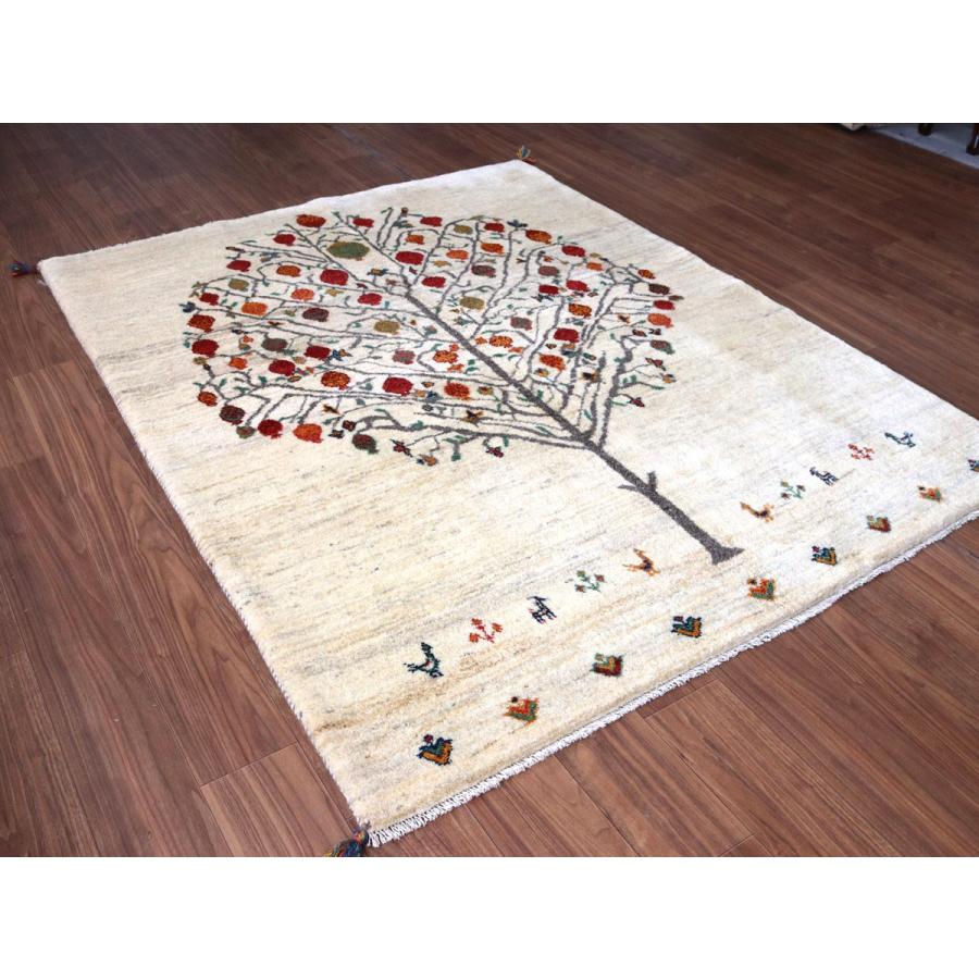 ギャッベ Gabbeh ナチュラルアイボリー 198×160cm イラン産 ザクロの樹と鳥と動物 |  | 04
