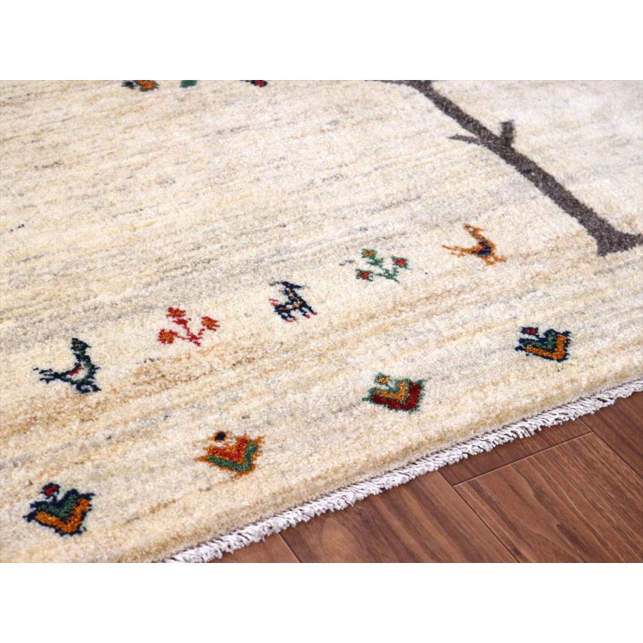 ギャッベ Gabbeh ナチュラルアイボリー 198×160cm イラン産 ザクロの樹と鳥と動物 |  | 06