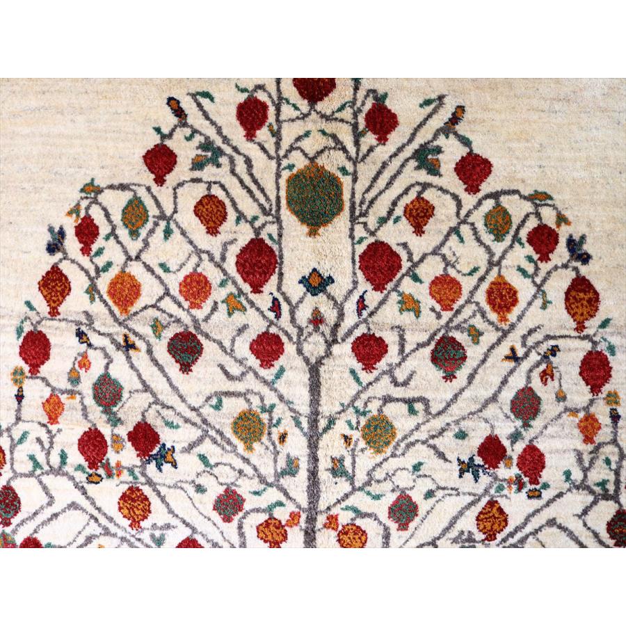 ギャッベ Gabbeh ナチュラルアイボリー 198×160cm イラン産 ザクロの樹と鳥と動物 |  | 07