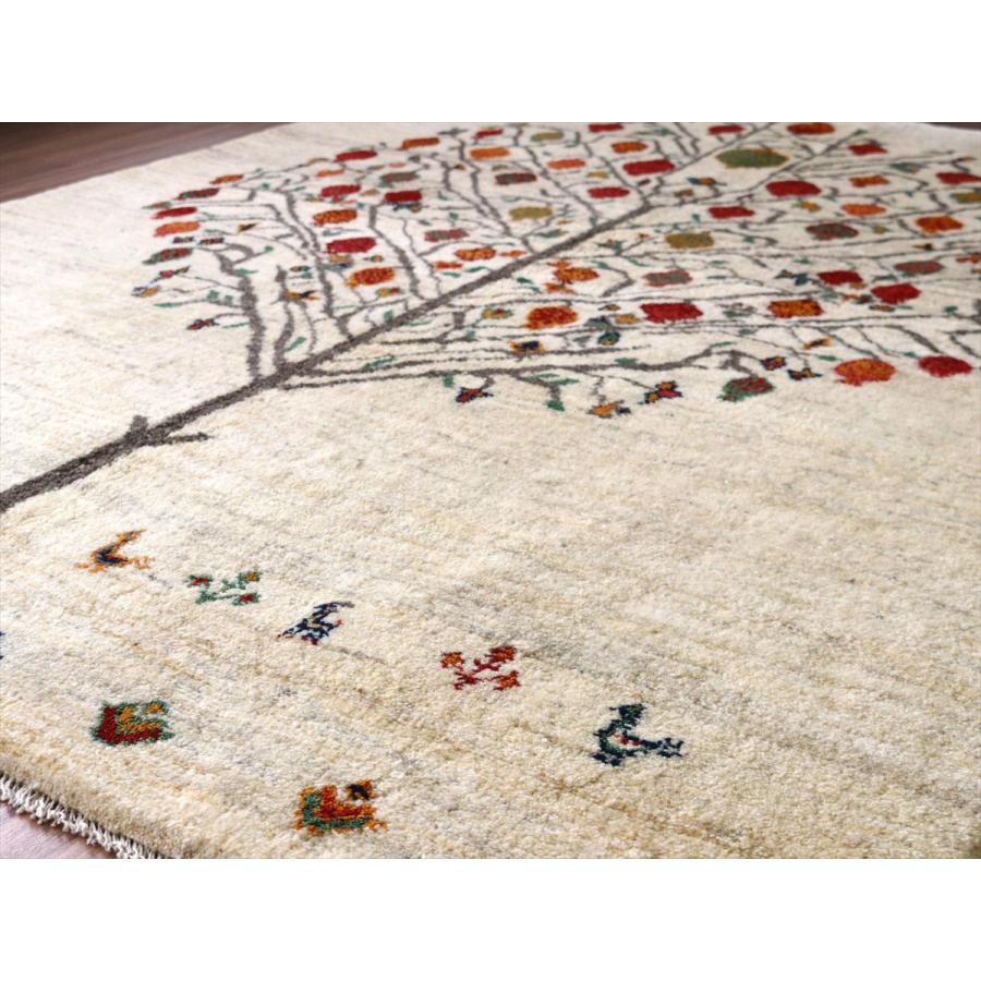 ギャッベ Gabbeh ナチュラルアイボリー 198×160cm イラン産 ザクロの樹と鳥と動物 |  | 09
