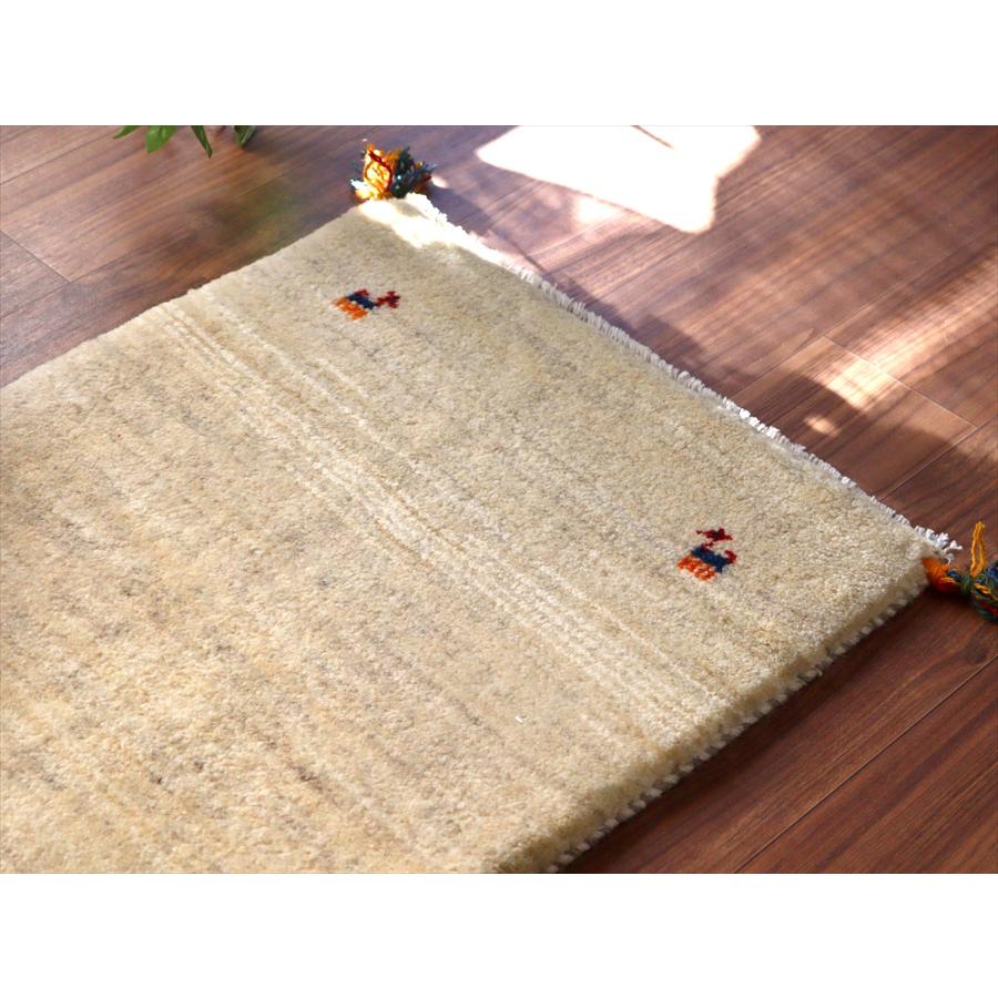 ギャッベ イラン産手織りラグ 87x60cm シンプルデザイン アイボリー |  | 02