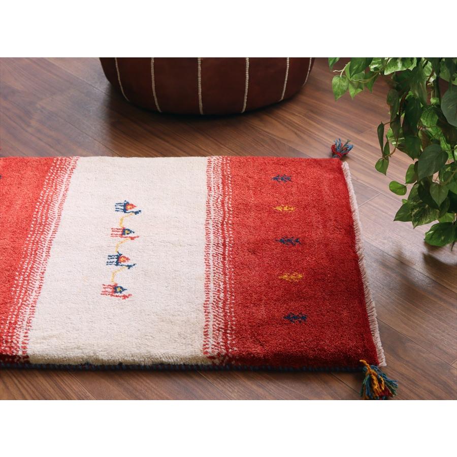 ギャッベ イラン産手織りラグ 85x63cm ラクダのキャラバン レッド＆アイボリー |  | 02