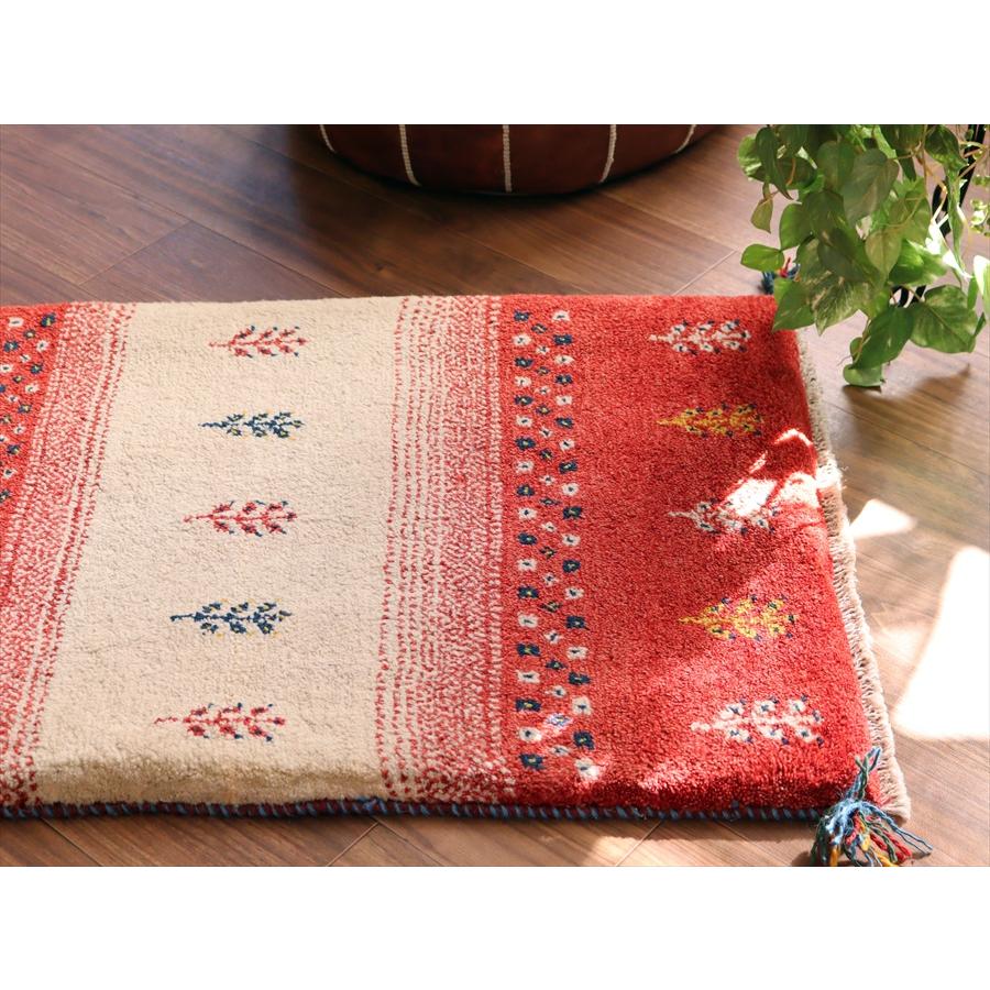 ギャッベ イラン産手織りラグ 90x62cm レッド＆アイボリー 植物 |  | 02