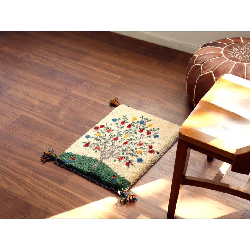 ギャッベ ミニギャベ イラン産 55×40cm ナチュラルアイボリー カラフルなザクロの樹 |  | 01