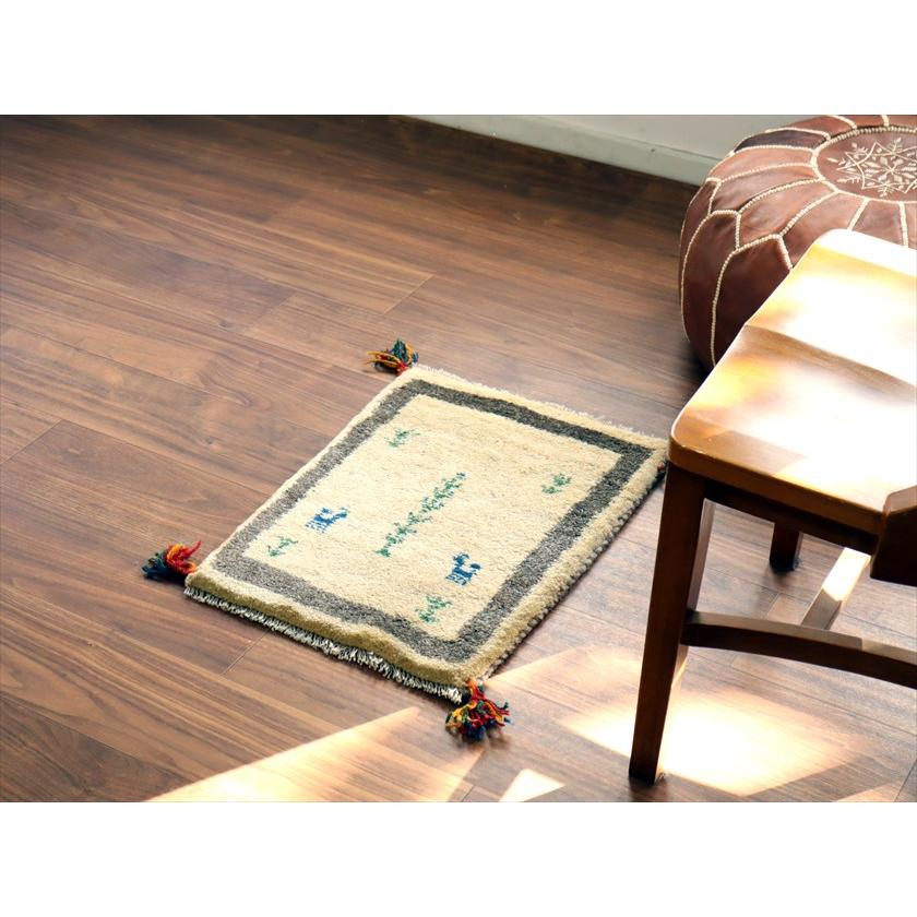 ギャッベ ミニギャベ イラン産 55×41cm ナチュラルアイボリー 生命の樹と動物 |  | 01