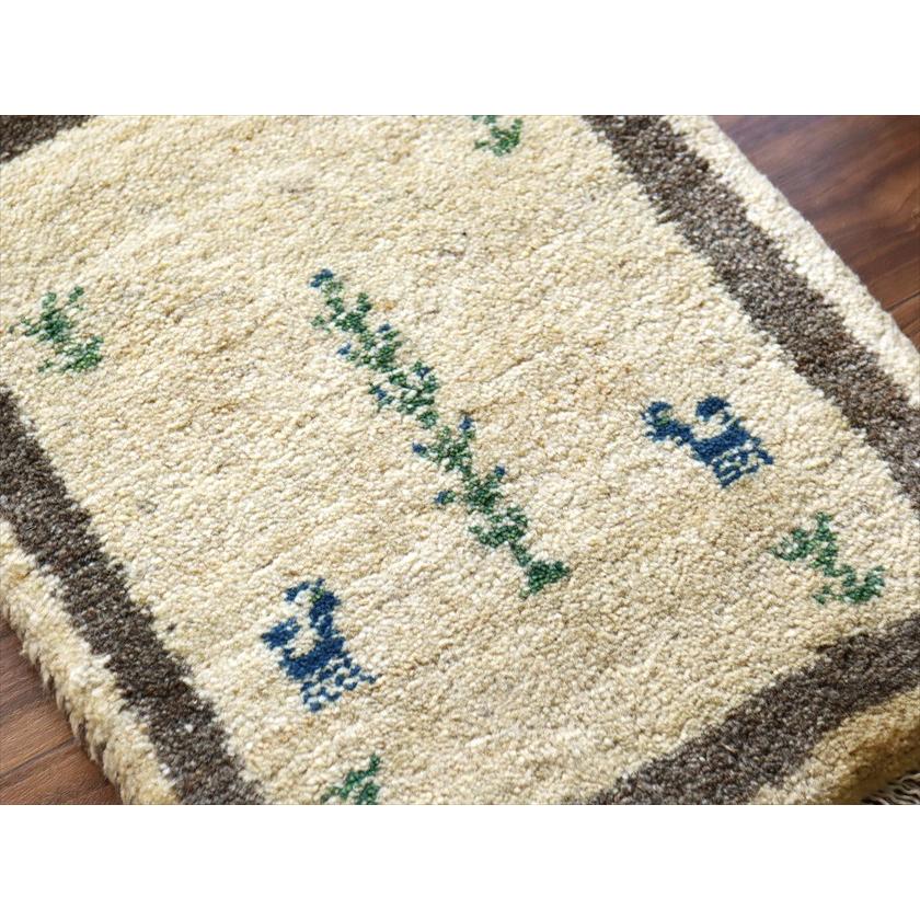 ギャッベ ミニギャベ イラン産 55×41cm ナチュラルアイボリー 生命の樹と動物 |  | 02