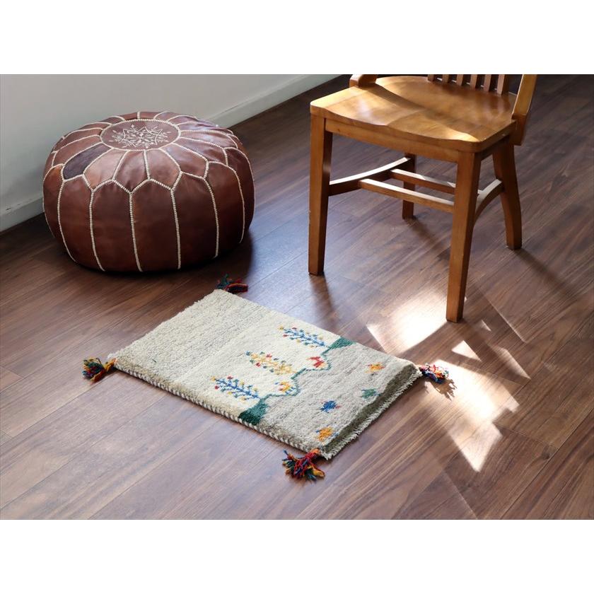 ギャッベ ミニギャベ イラン産 60×38cm ナチュラルアイボリー 生命の樹と動物と魚 |  | 01