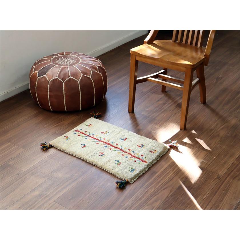 ギャッベ ミニギャベ イラン産 62×41cm ナチュラルアイボリー 連なる生命の樹と動物 |  | 01