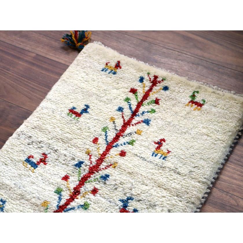 ギャッベ ミニギャベ イラン産 62×41cm ナチュラルアイボリー 連なる生命の樹と動物 |  | 02